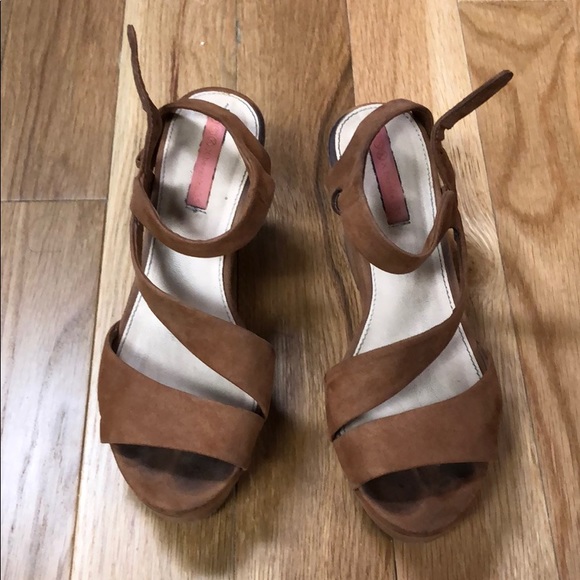 Sandals - Picture 2 of 4